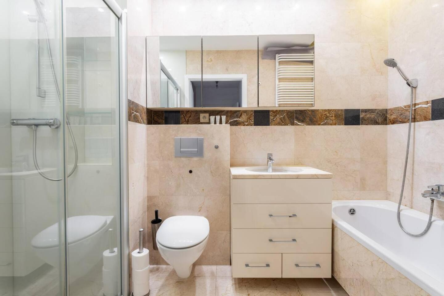 Superb Czerska Family Apartment ワルシャワ エクステリア 写真